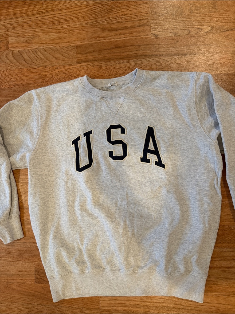BRANDY MELVILLE USA SWEATSHIRT